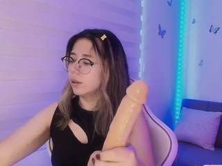 sweettvera fully nude on Live Sex Chat