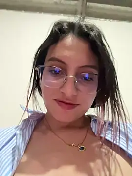 VioletPearson nude on webcam for live sex chat