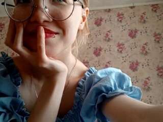 CharlotteSmyers fully nude on Live Sex Chat