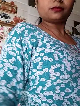 Hot-Pooja25 nude on webcam for live sex chat