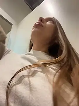 LeiaMood nude on webcam for live sex chat