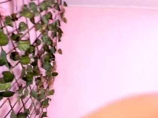 LuxuryCreamyGirl fully nude on Live Sex Chat