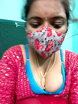 Ramya-hot-gueen nude on webcam for live sex chat