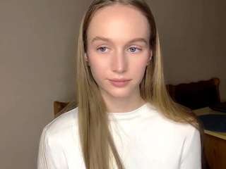 Viktoria fully nude on Live Sex Chat