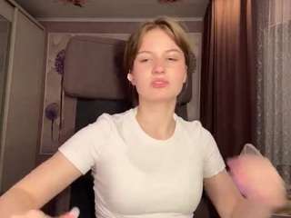 GlyndaScurti fully nude on Live Sex Chat