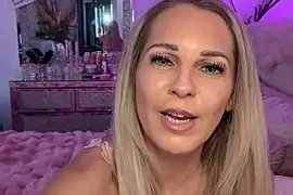JolieSky nude on webcam for live sex chat
