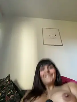 lovelyjinny nude on webcam for live sex chat