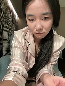 lucy2027 nude on webcam for live sex chat