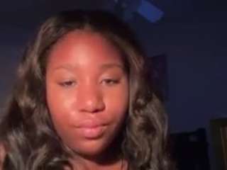 Peachy_kinz fully nude on Live Sex Chat