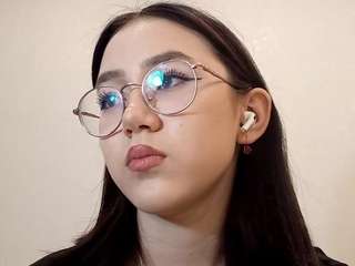 Roxie fully nude on Live Sex Chat