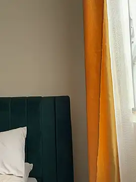 TheaWren nude on webcam for live sex chat