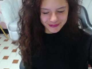 Velvet-Moon-V fully nude on Live Sex Chat