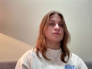ZanaRoskos fully nude on Live Sex Chat