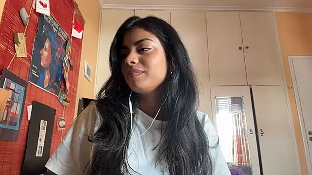 JenniRoutt nude on webcam for live sex chat