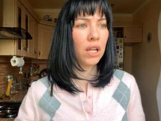 JoycePilling fully nude on Live Sex Chat
