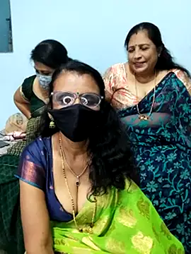 Kannadasexywifes nude on webcam for live sex chat