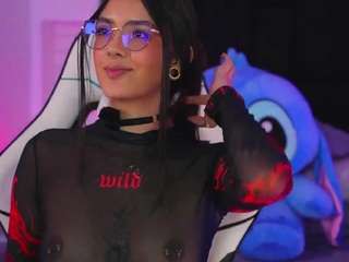 Mariana Monroe fully nude on Live Sex Chat