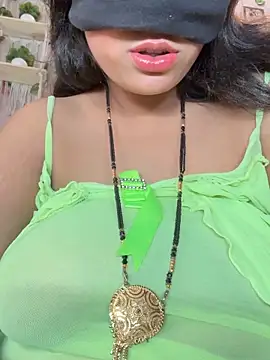 Model_bhabhi_couple nude on webcam for live sex chat