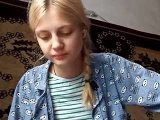 NaomiGernert fully nude on Live Sex Chat