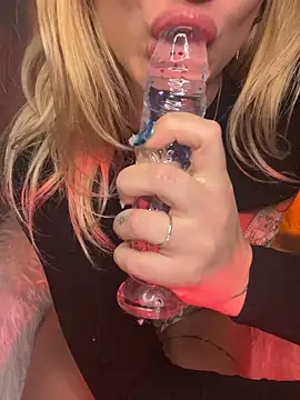 SweetHaileyBailey66 nude on webcam for live sex chat