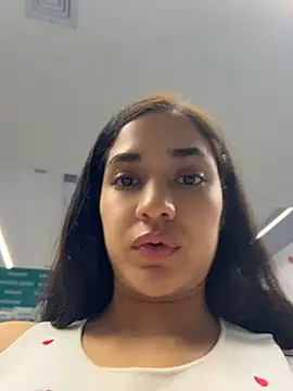 __amcutefatima nude on webcam for live sex chat
