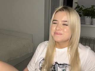 Angelina fully nude on Live Sex Chat
