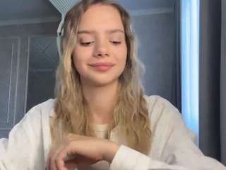 Eni fully nude on Live Sex Chat
