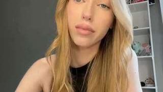 LaraeThurrell fully nude on Live Sex Chat