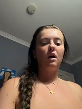LolaSkyee nude on webcam for live sex chat
