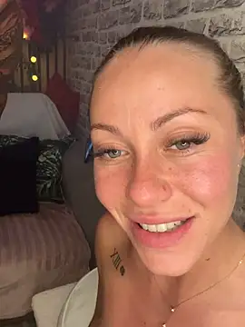 Lorentino_blondie nude on webcam for live sex chat