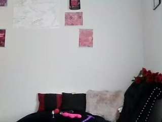 MRS.RICHWRLD fully nude on Live Sex Chat