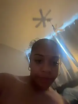 Regina69slut nude on webcam for live sex chat