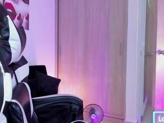 Saray-Mendoza fully nude on Live Sex Chat
