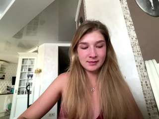 Taya fully nude on Live Sex Chat