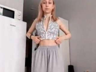 VannaMenaker fully nude on Live Sex Chat