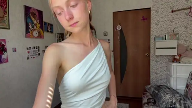 AliceGilbert_ nude on webcam for live sex chat