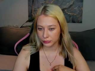 AmeliaxCandy fully nude on Live Sex Chat