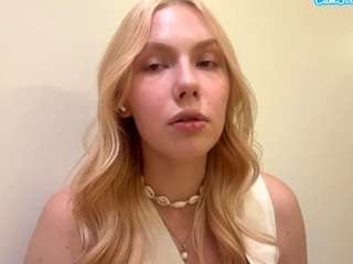 AmieeTanimoto fully nude on Live Sex Chat