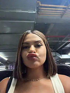 Irina_Velvett nude on webcam for live sex chat