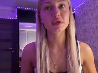 ReneaRichardt fully nude on Live Sex Chat