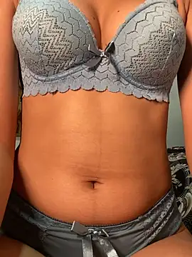 Roshelle_luxe nude on webcam for live sex chat