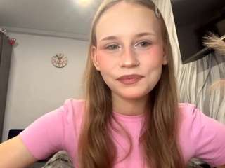 SaundraZagar fully nude on Live Sex Chat