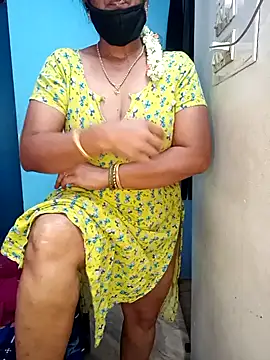 tamil_sarah nude on webcam for live sex chat
