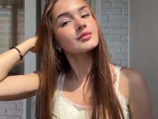 TobieMackert fully nude on Live Sex Chat